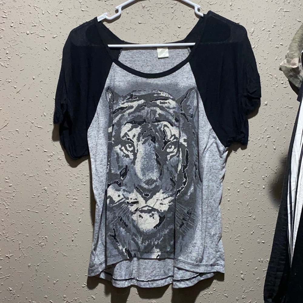Tiger sparkly tshirt